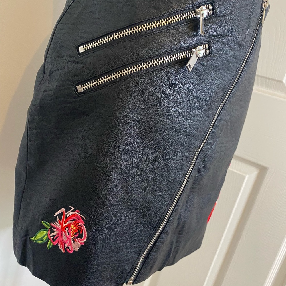 Faux leather black floral embroidered lined skirt size 10 - Picture 2 of 6